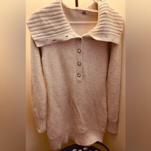 Great condition, fossil, button-sweater